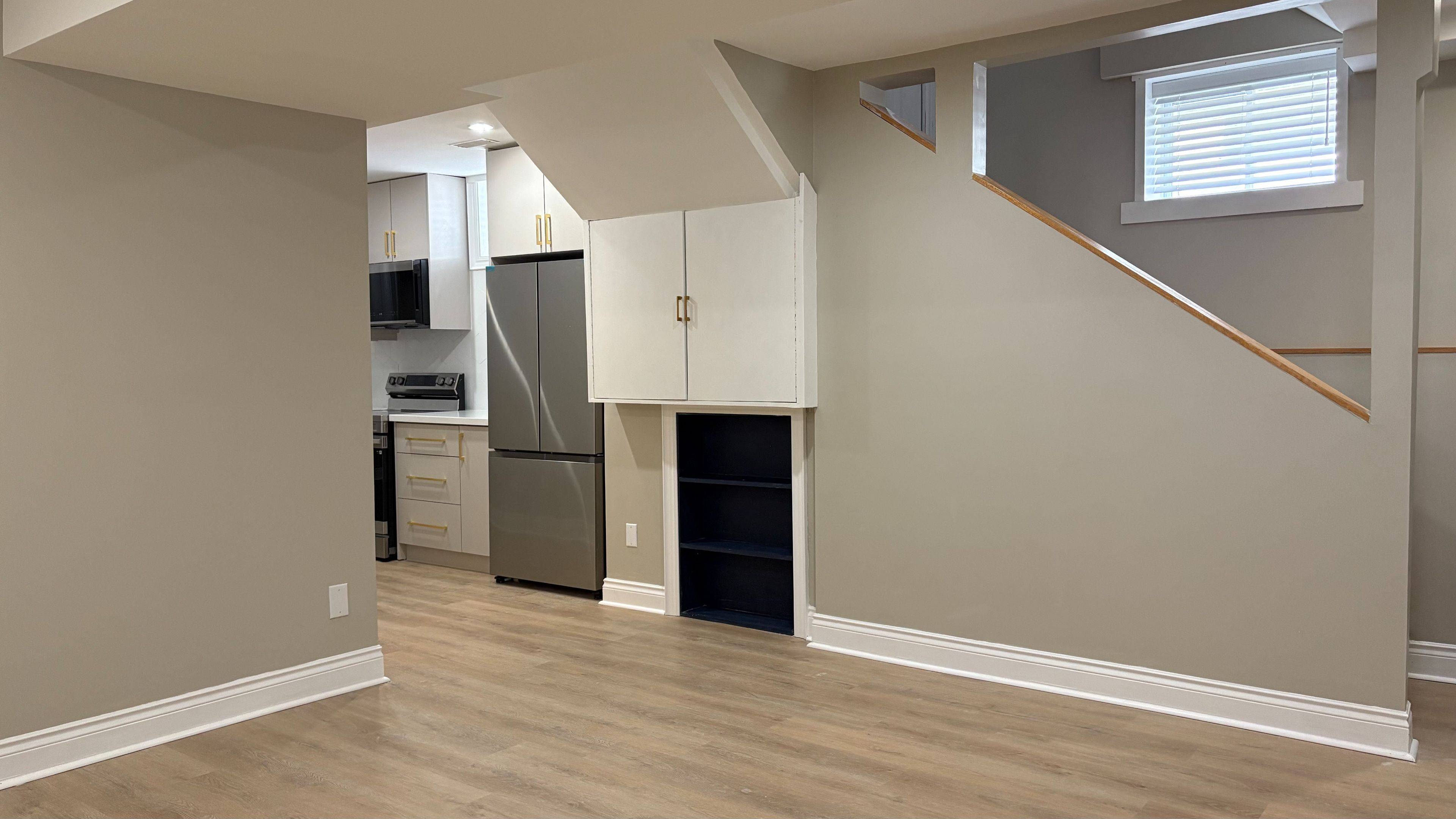 Toronto W06, ON M8V 3C2,17 Eighth ST #Basement