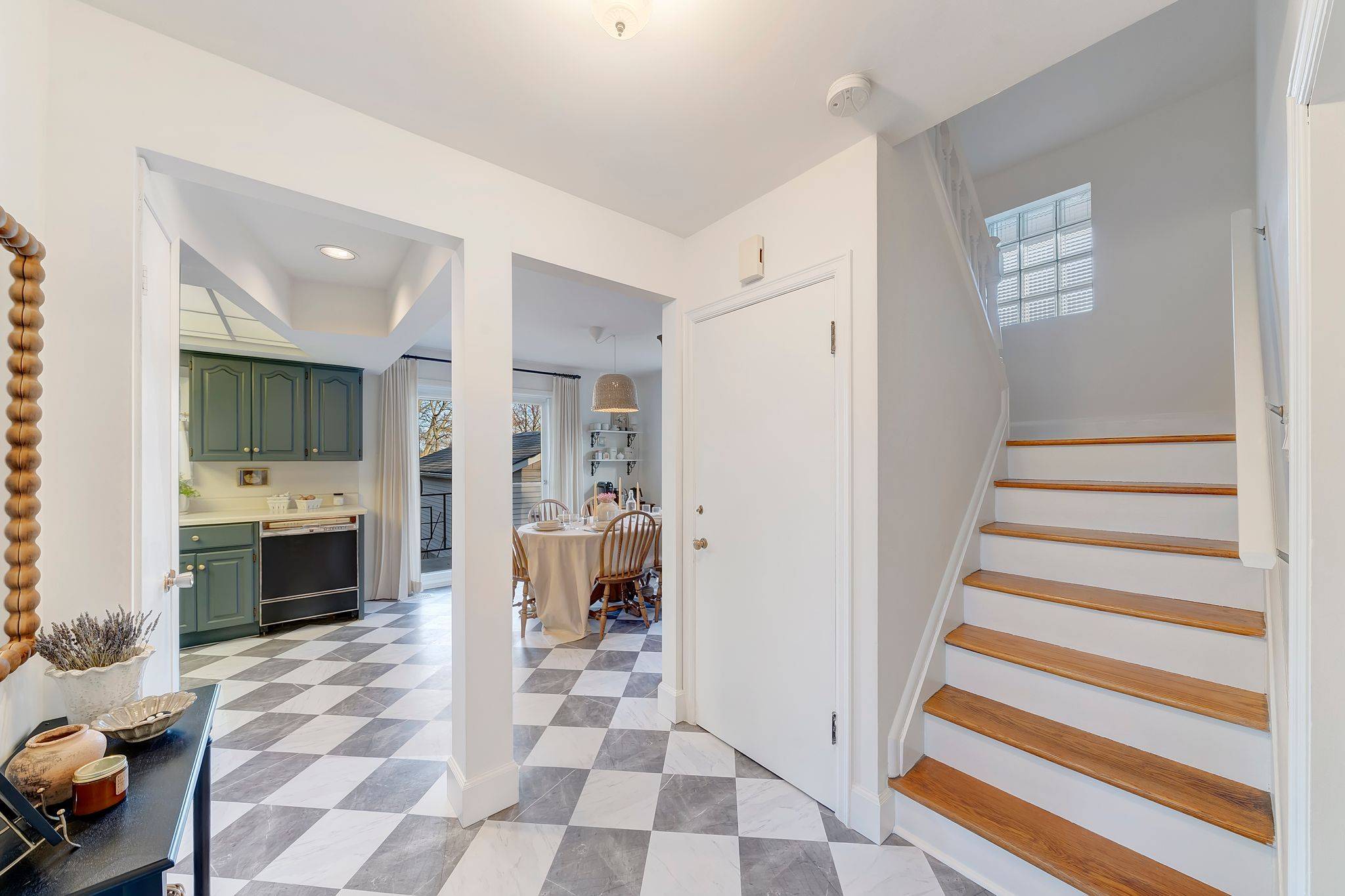 Hamilton, ON L8K 4K9,129 Kimberly DR