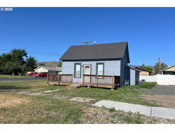 2909 COLLEGE ST, Baker City, OR 97814
