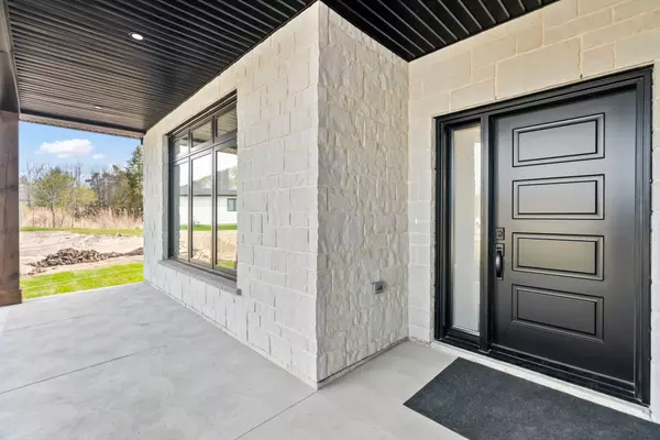 Kincardine, ON N2Z 1G8,55 MERCEDES CRES