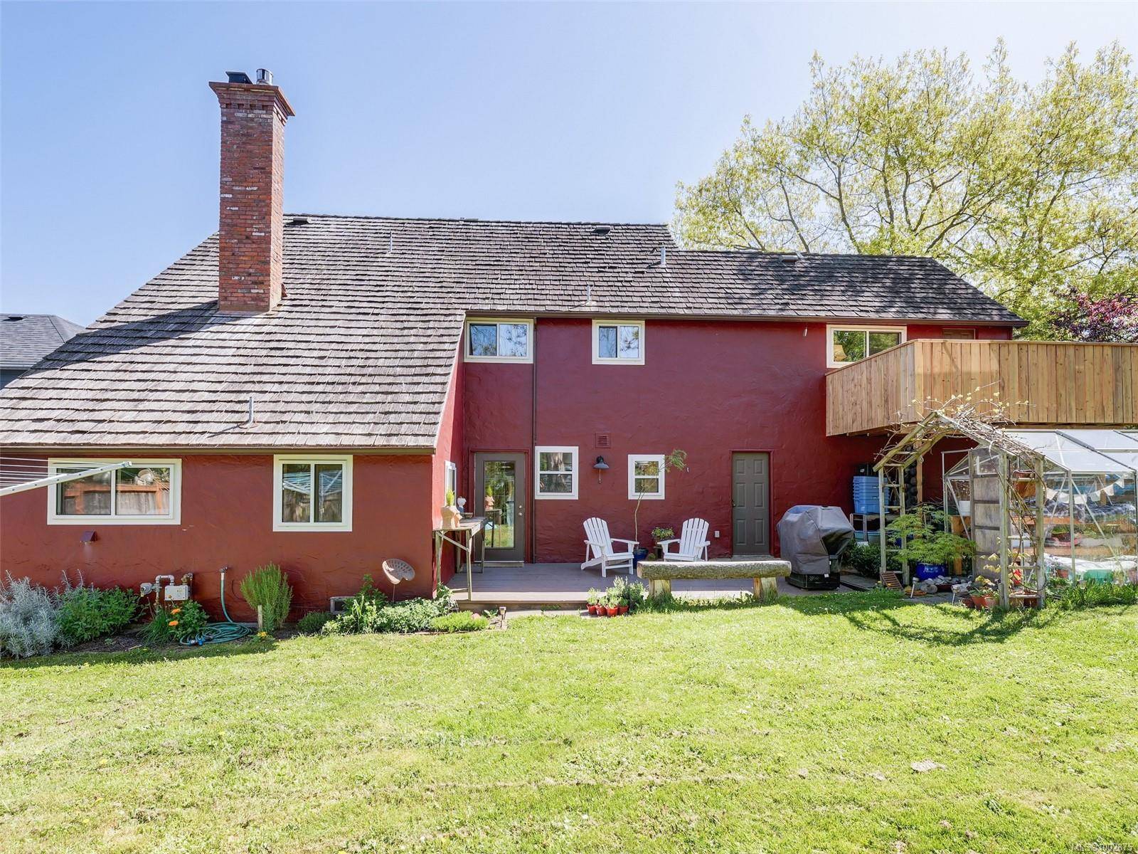 3936 Braefoot Rd, Saanich, BC V8P 3T2