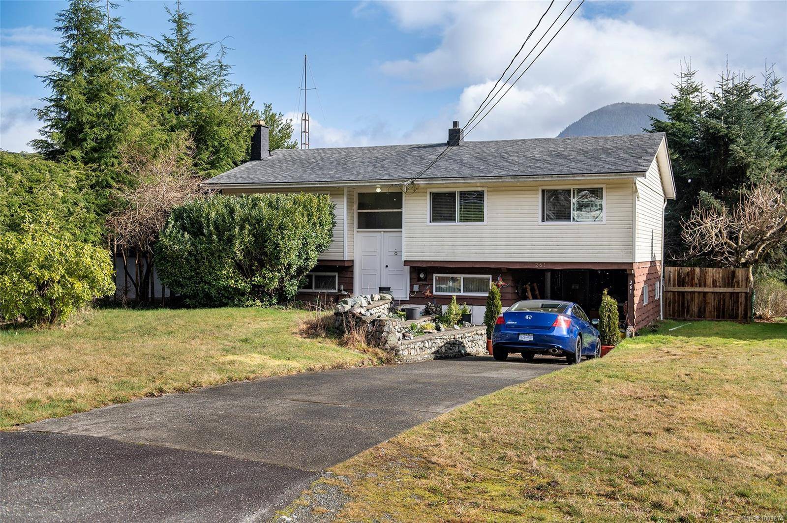 261 Ambleside Dr, Sayward, BC V0P 1R0
