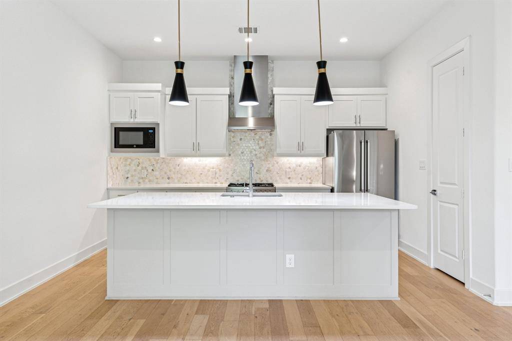 Arlington, TX 76013,704 W Main Street