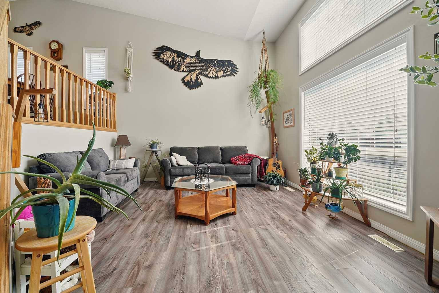 Red Deer, AB T4R 2R3,19 Lockwood AVE