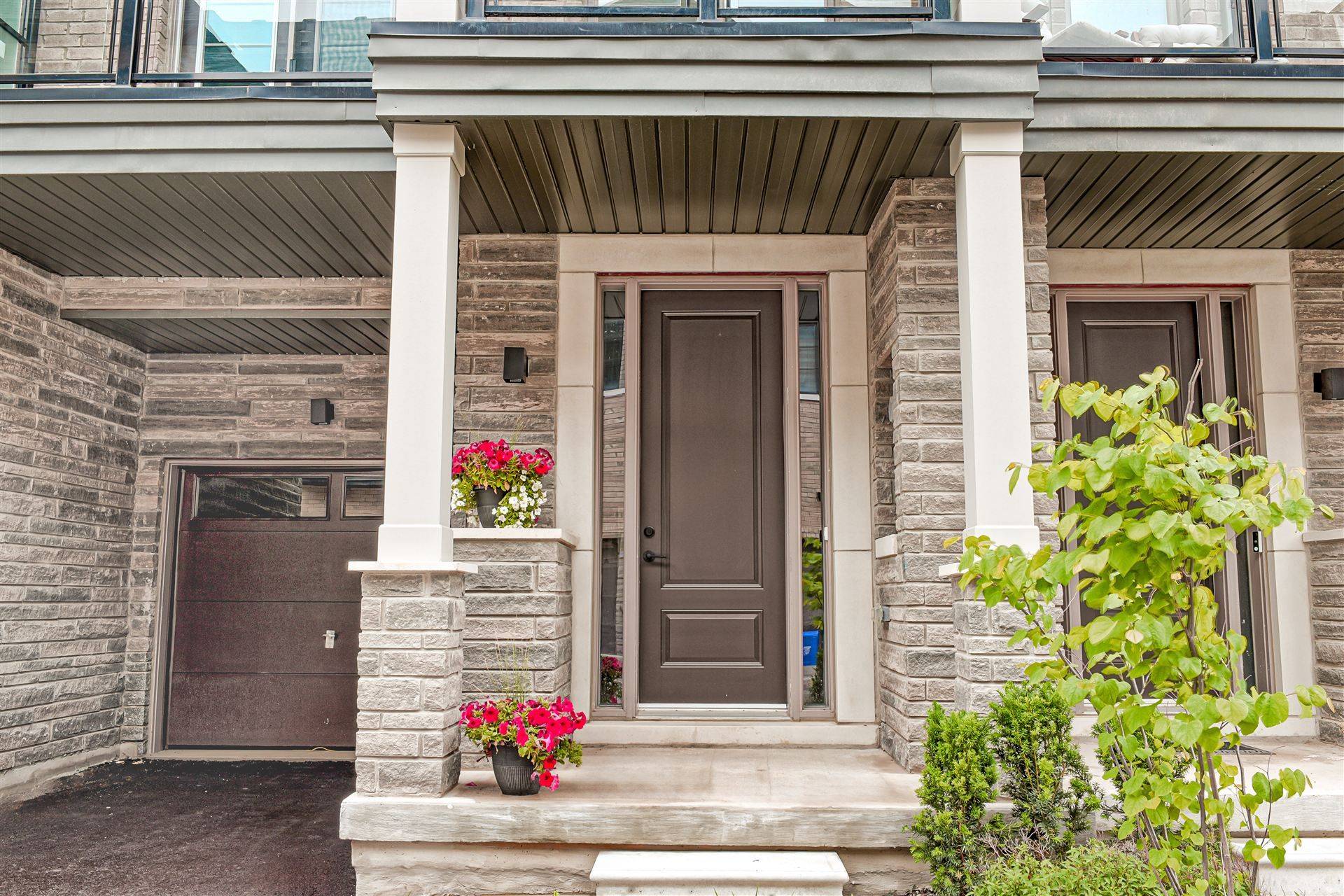 Vaughan, ON L4H 4Z2,75 De La Roche DR