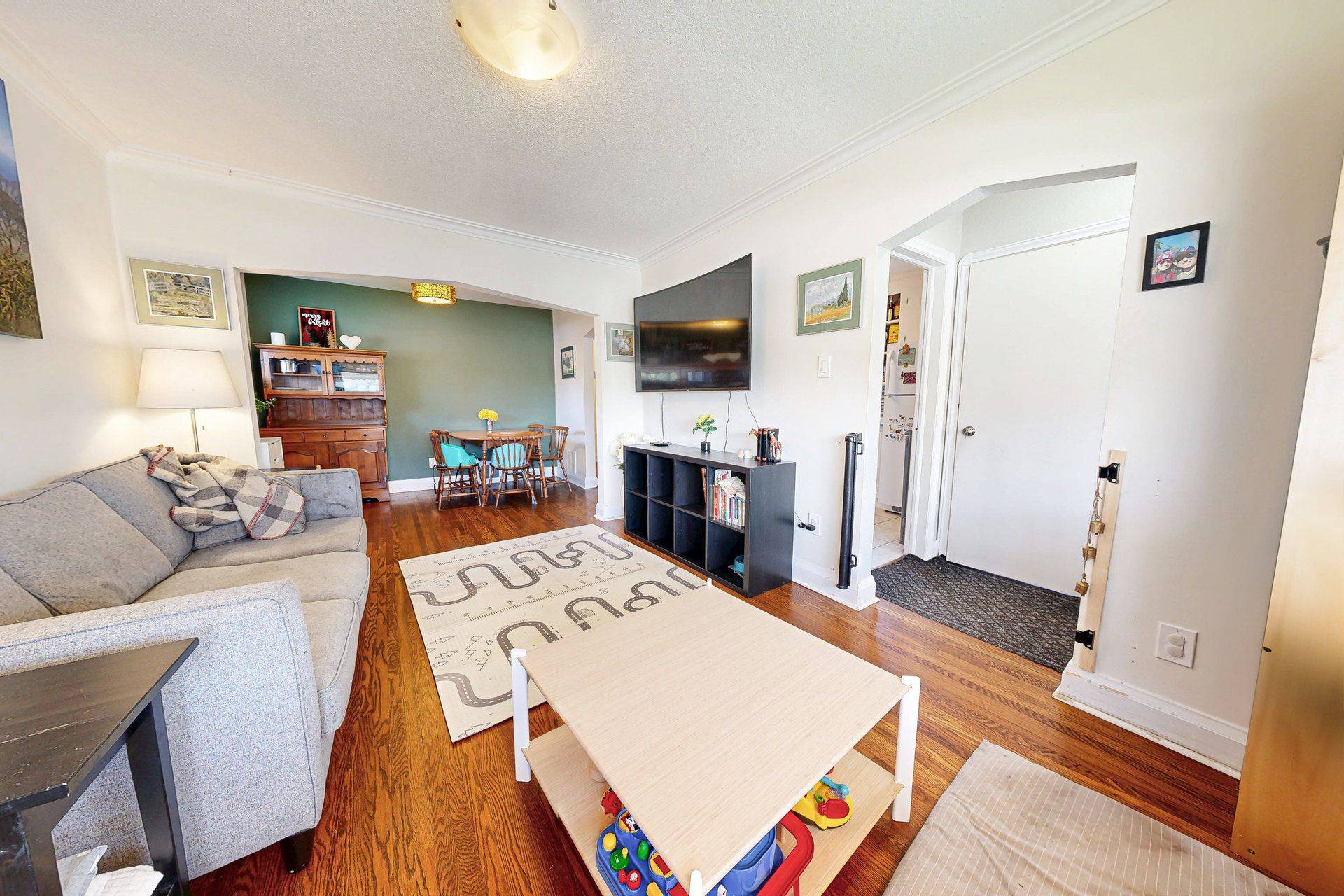 Toronto W06, ON M8W 4K4,217 Alderbrae AVE