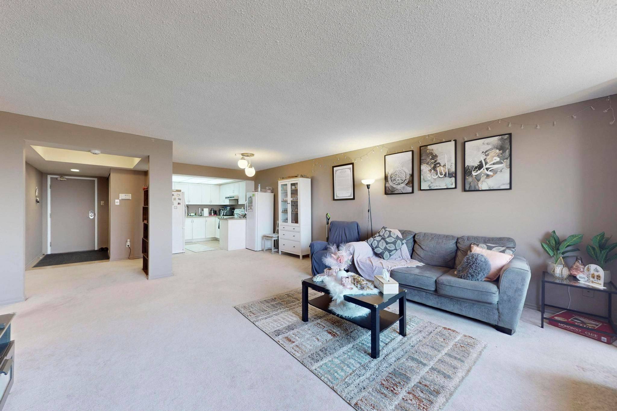Brampton, ON L6Y 3B1,310 Mill ST S #712