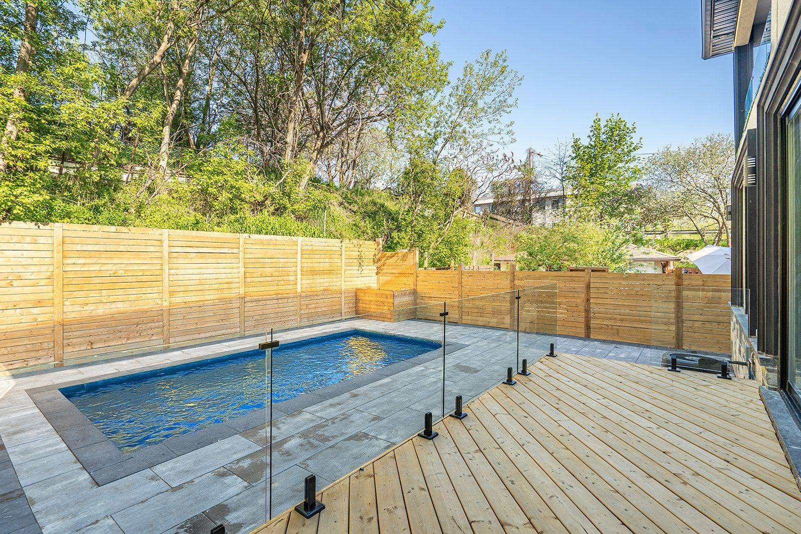 Toronto W07, ON M8Y 3G5,3 Bonnyview DR