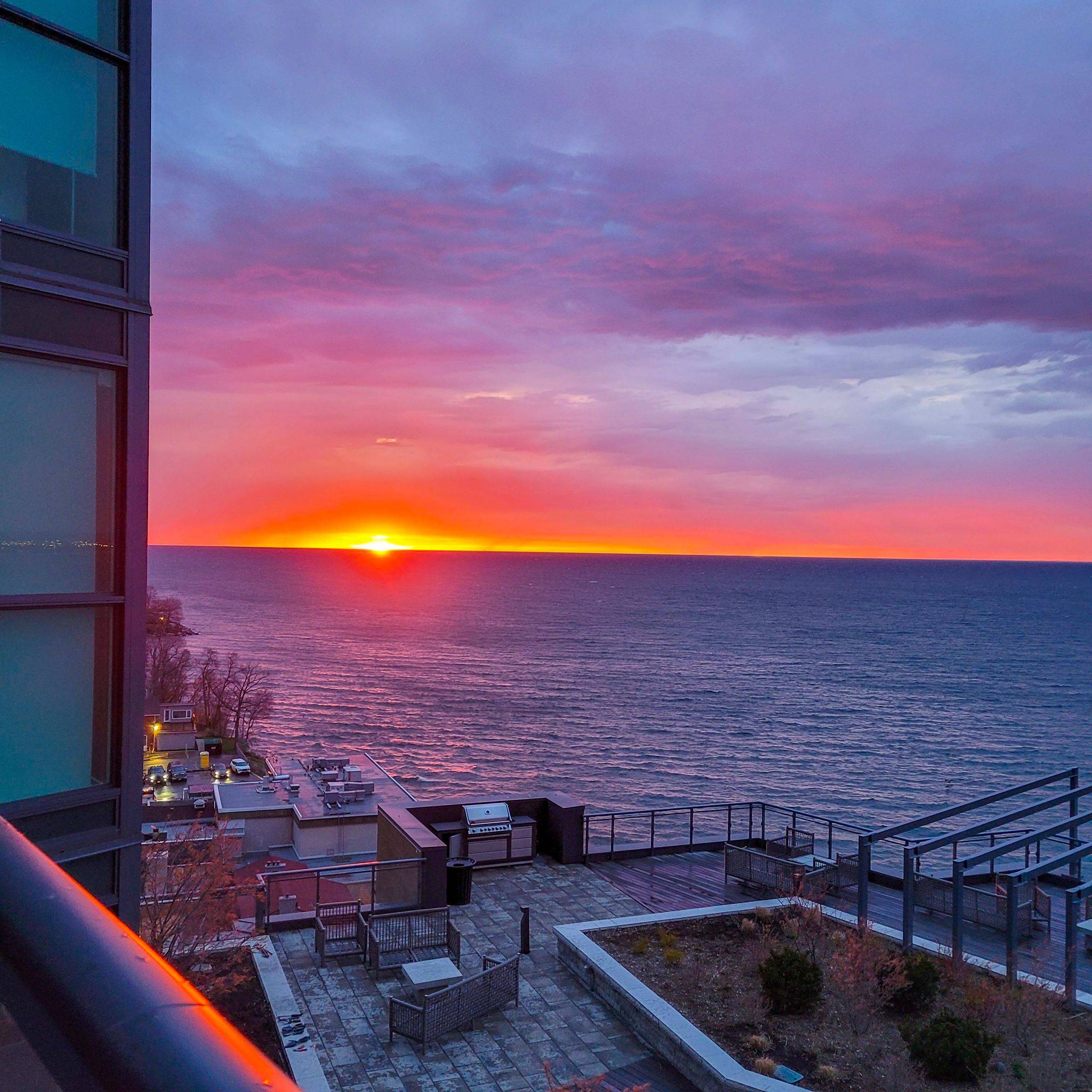Burlington, ON L7R 0G2,2060 Lakeshore RD #1004