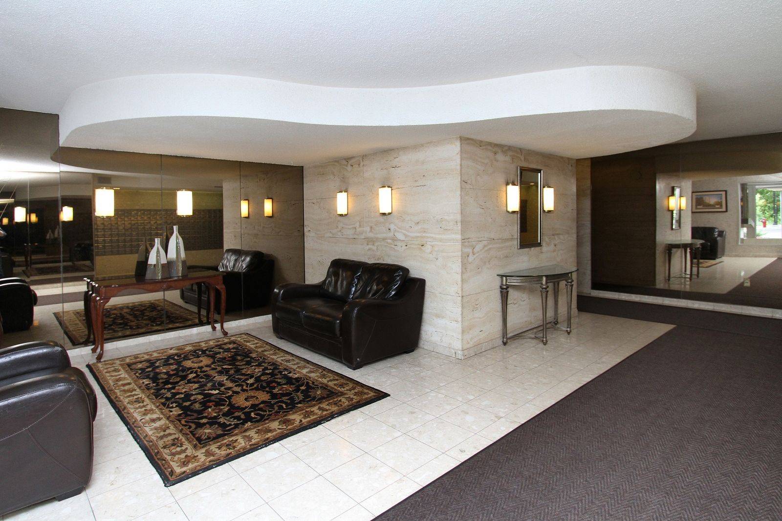 Mississauga, ON L5A 3S6,3100 Kirwin AVE #701