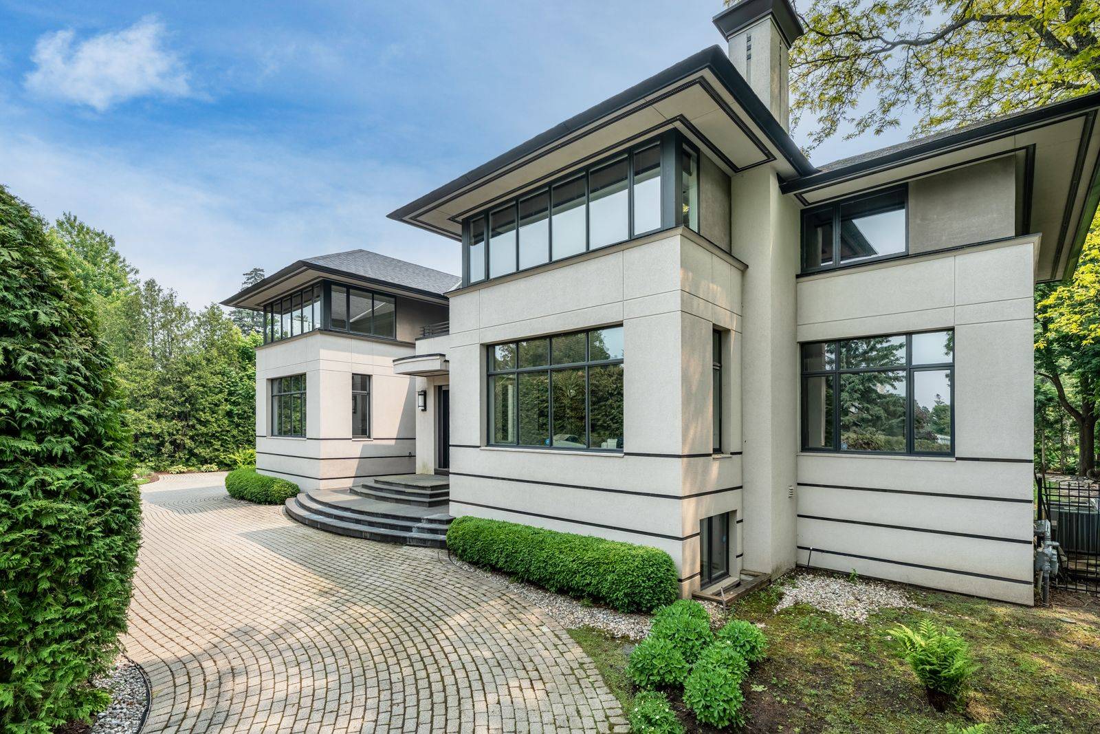 Rockcliffe Park, ON K1M 0E4,725 Manor AVE