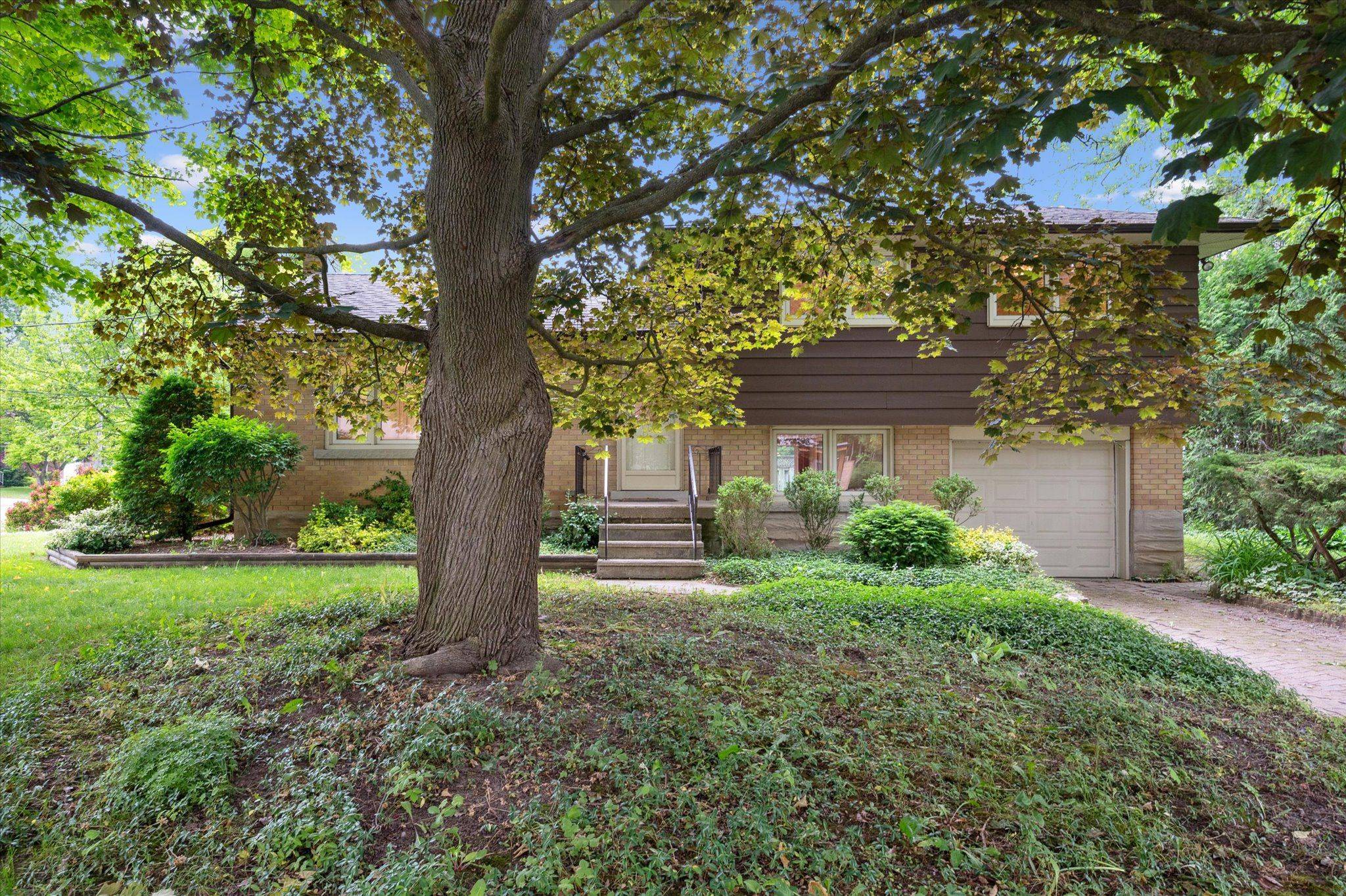 Guelph, ON N1G 1P6,34 Hales CRES