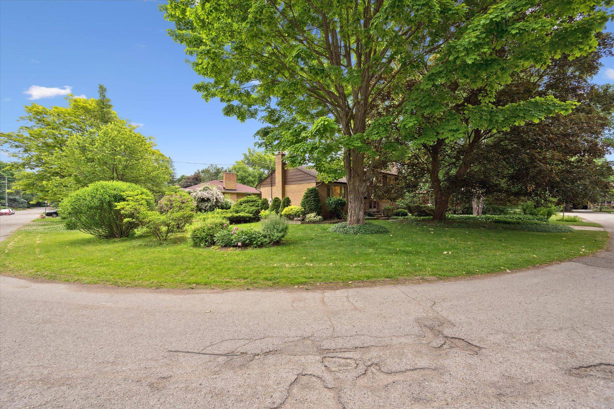 Guelph, ON N1G 1P6,34 Hales CRES