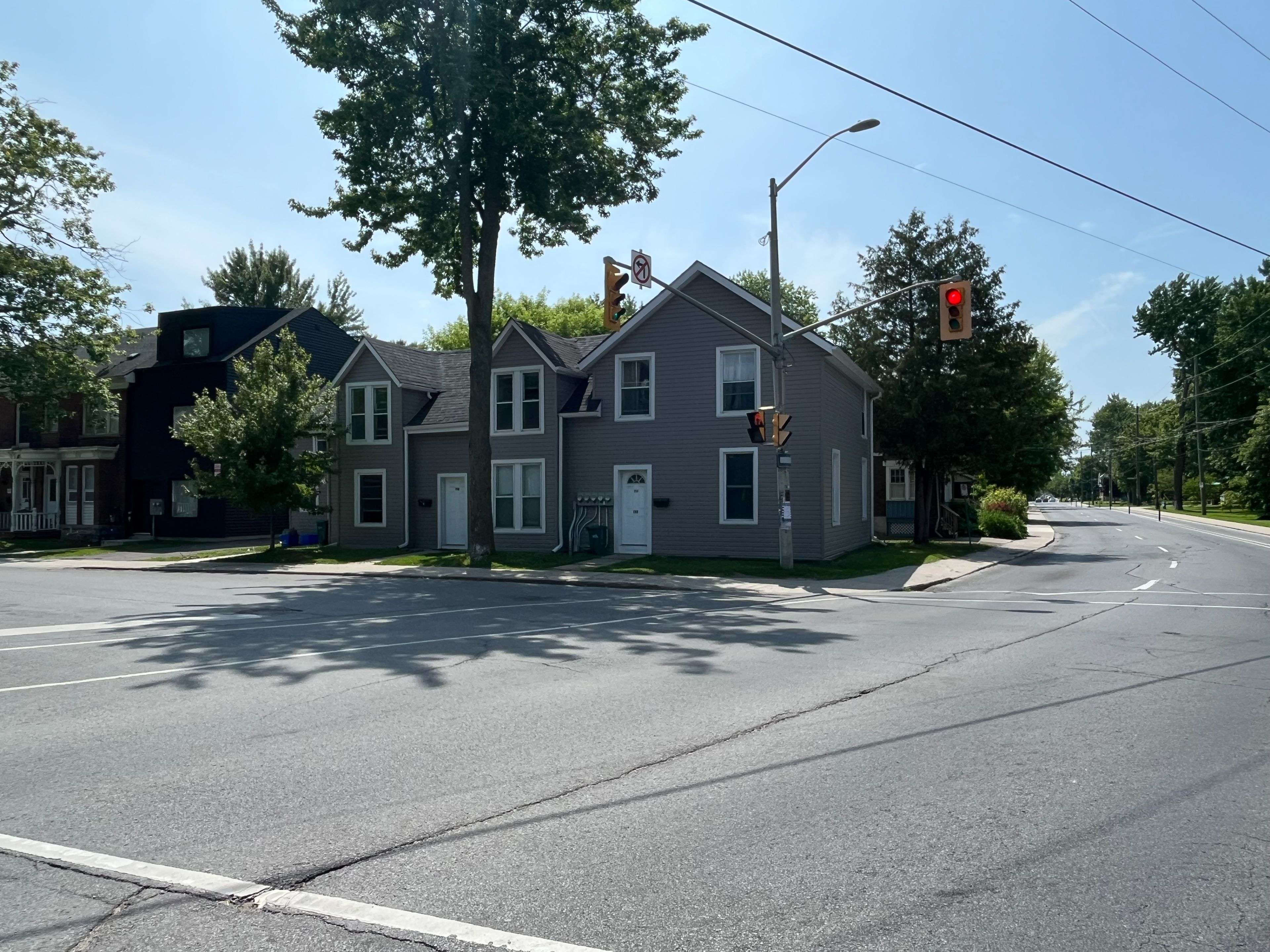 Kingston, ON K7L 3S2,260 ALFRED ST