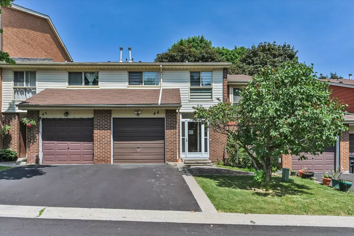 Toronto E04, ON M1P 4S3,40 Dundalk DR #44