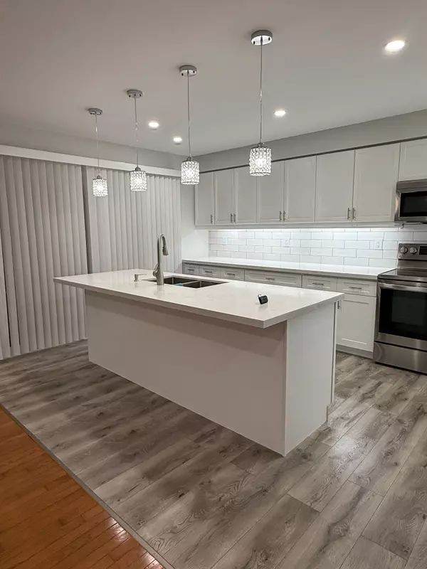New Tecumseth, ON L9R 0E1,68 John W Taylor AVE