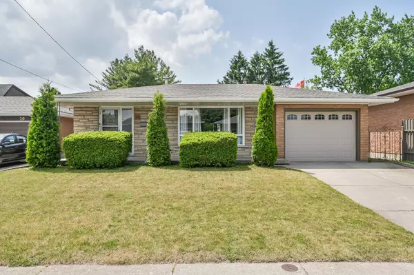 18 Gardenia CT, Hamilton, ON L8K 3X6