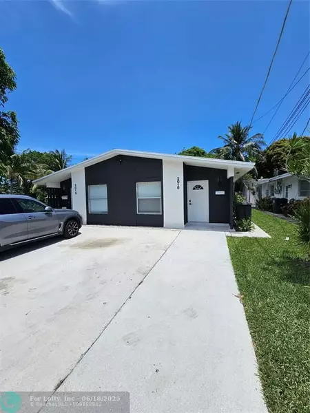 2016 Dock St, West Palm Beach, FL 33401