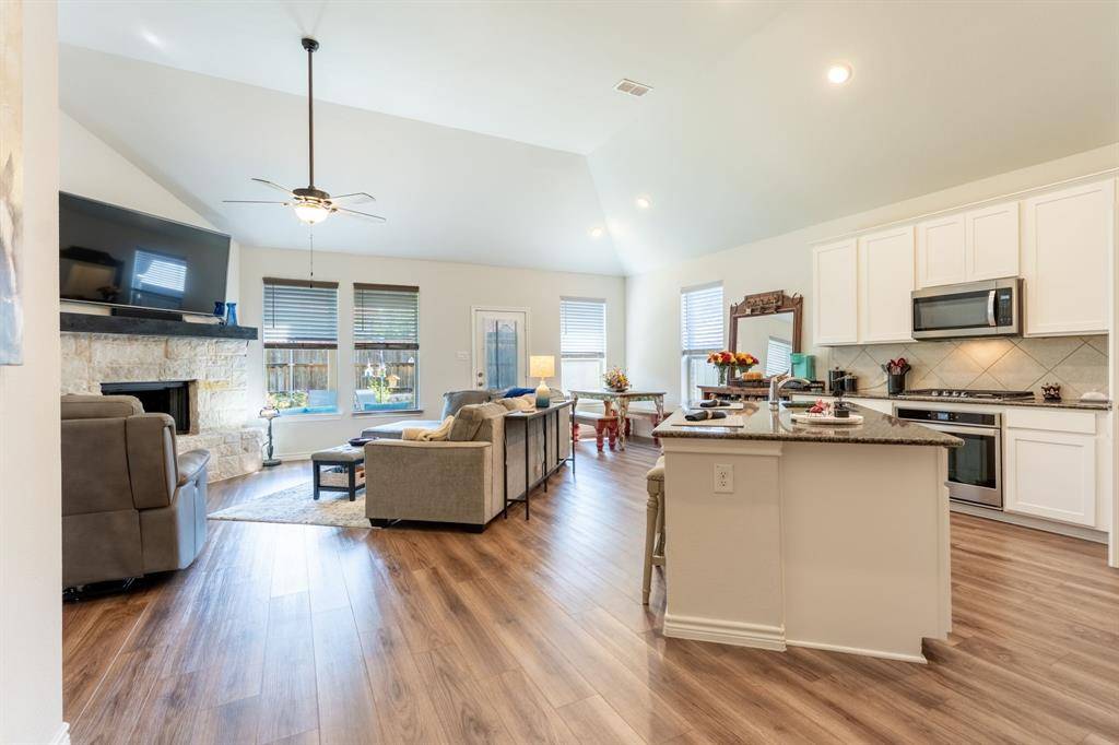Little Elm, TX 75068,513 Lake Cove Drive