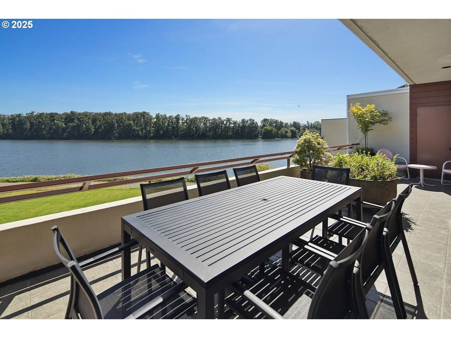 Portland, OR 97239,5270 S Landing Square DR #15A