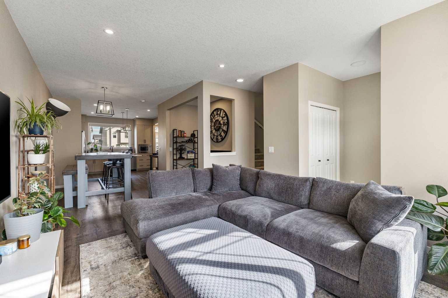 Chestermere, AB T1X1Z9,120 Dawson DR