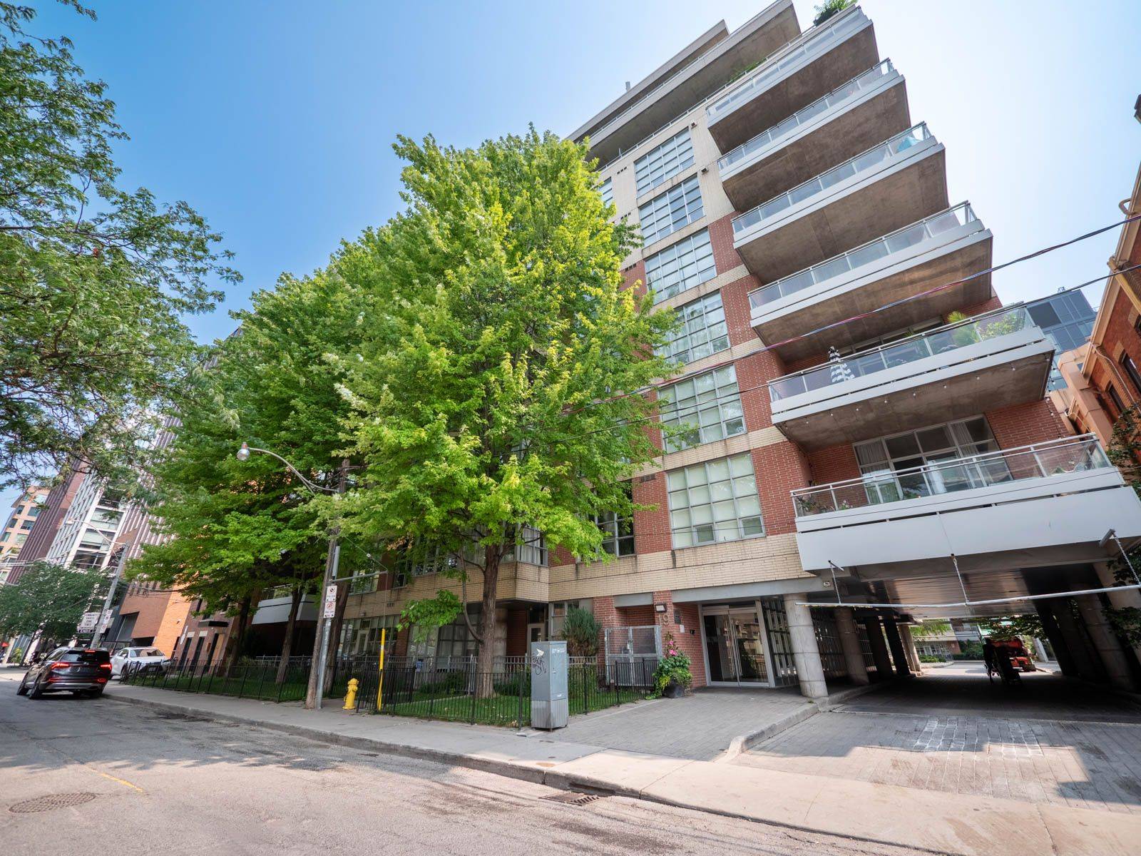 Toronto C01, ON M5V 2L2,19 Brant ST W #101
