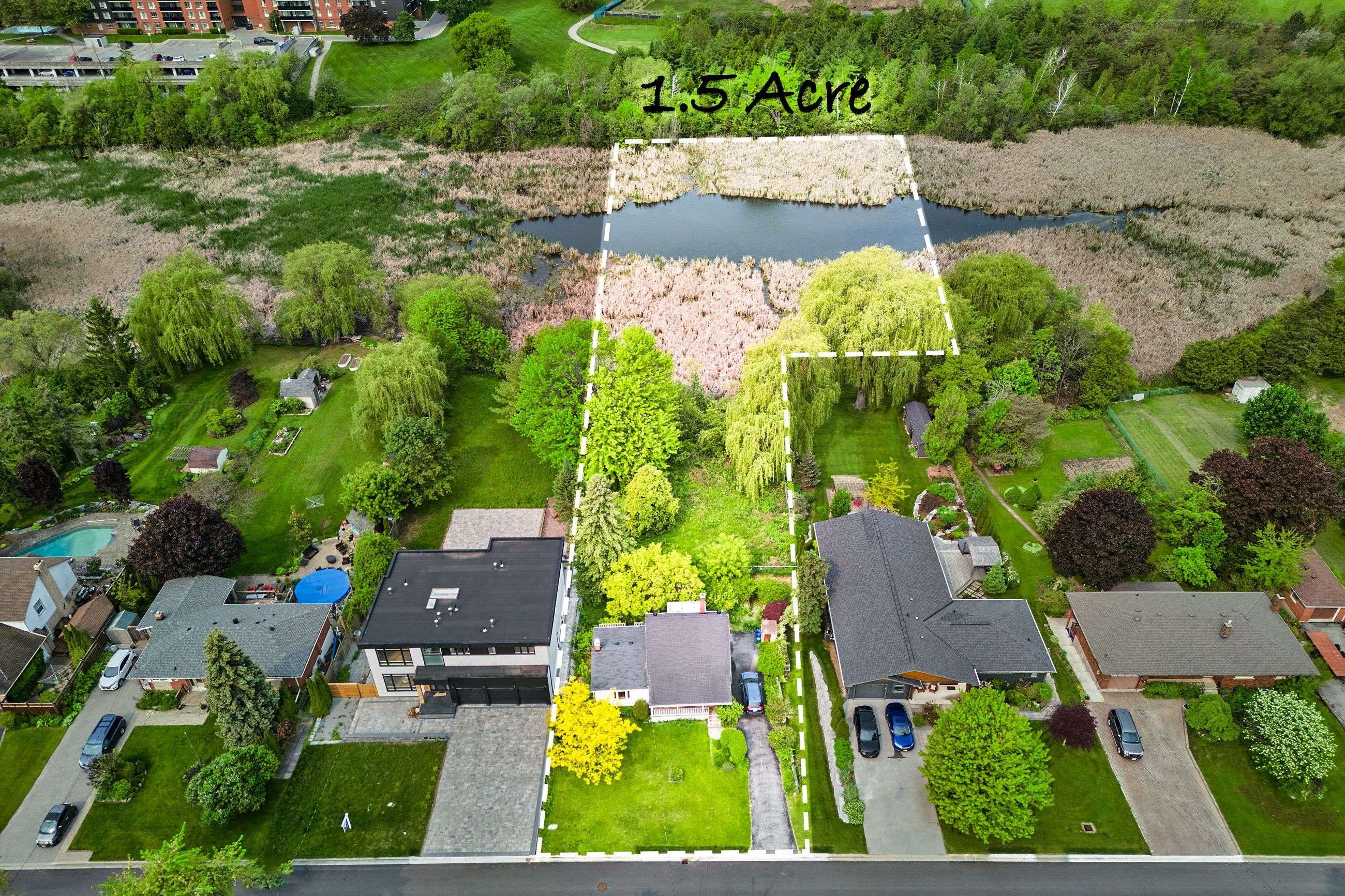 Whitby, ON L1N 3L1,34 Scott ST