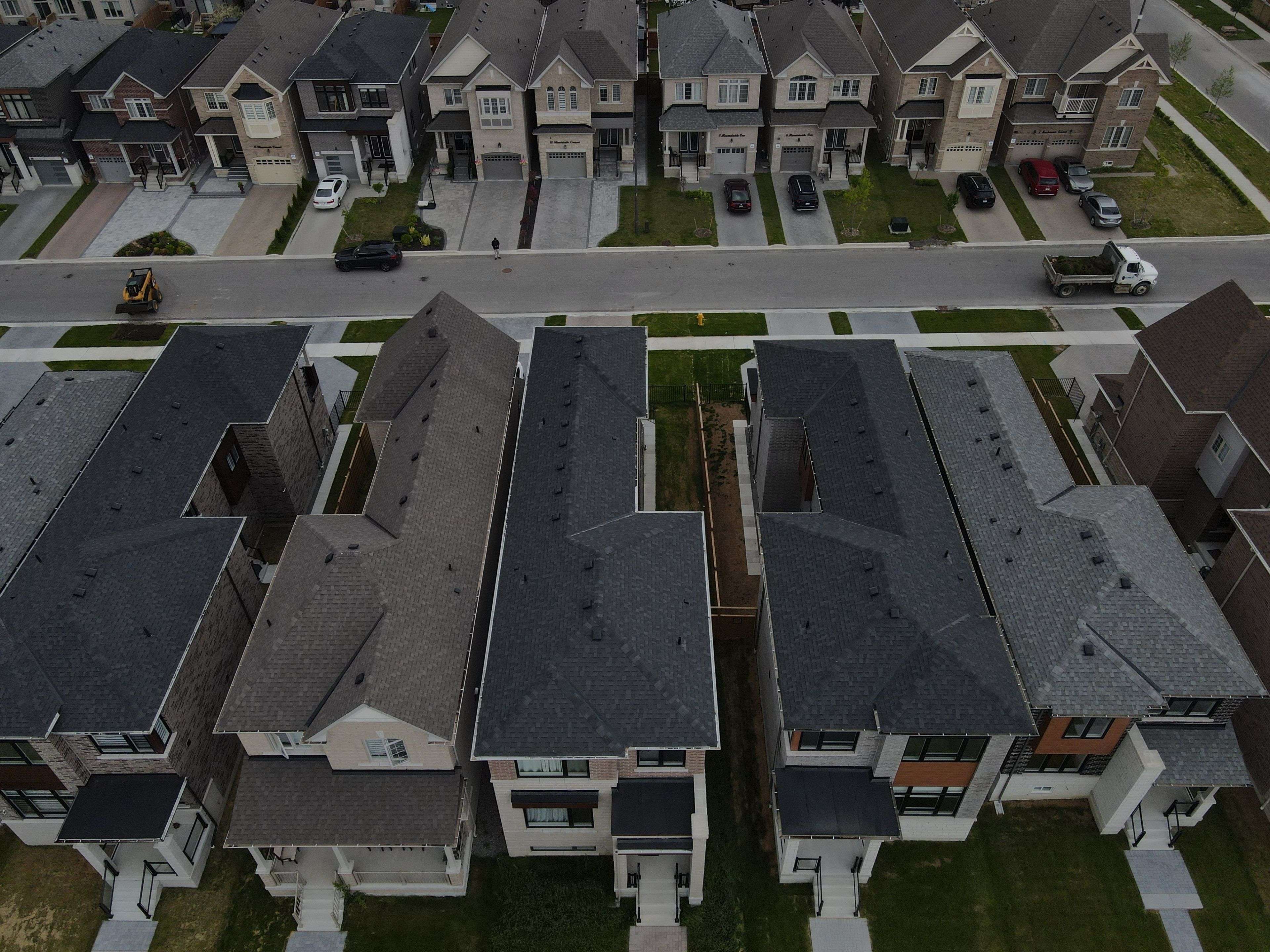 Whitby, ON L1R 0P5,9 Mountainside CRES