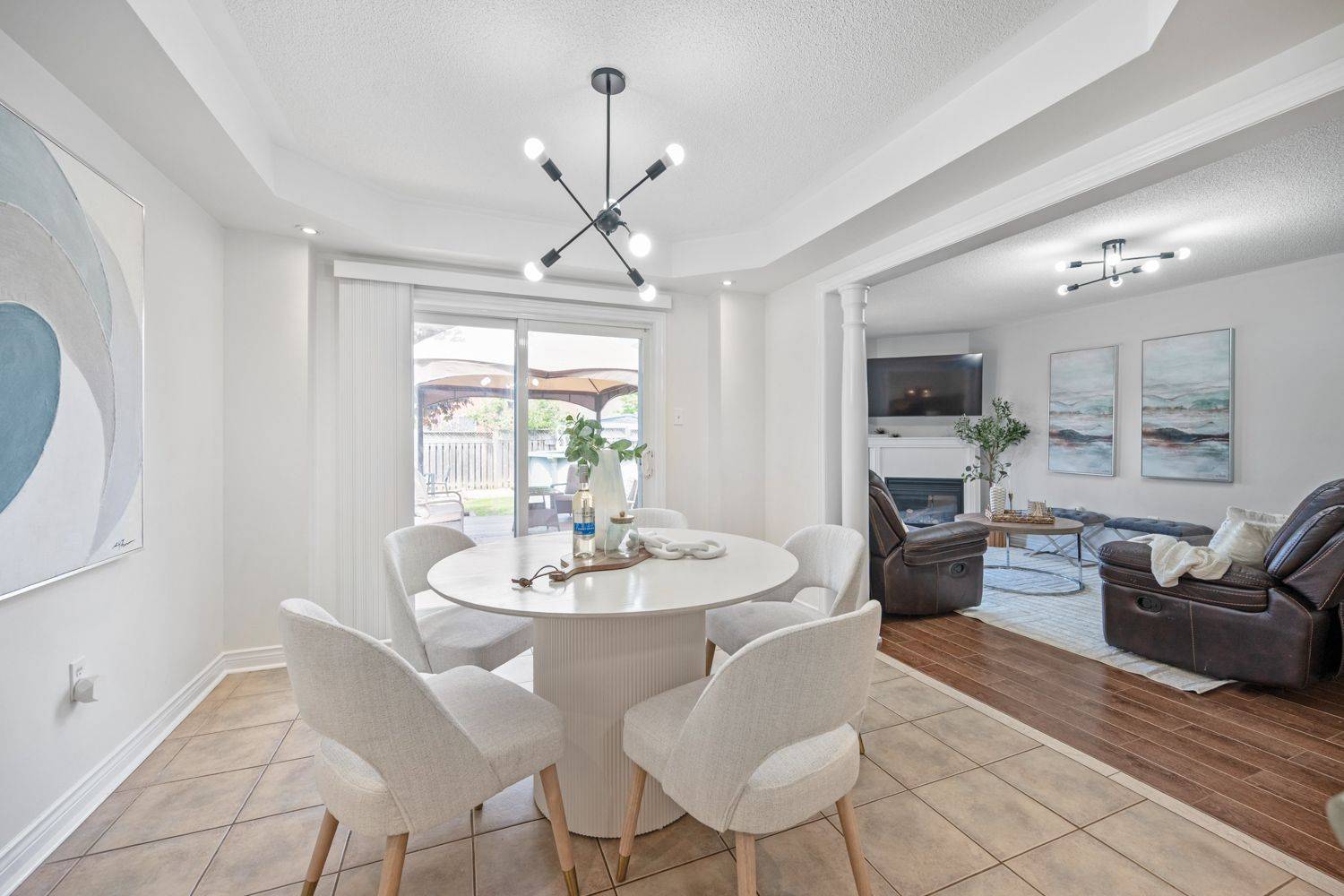 Whitby, ON L1R 3A9,6 Lurosa CRES