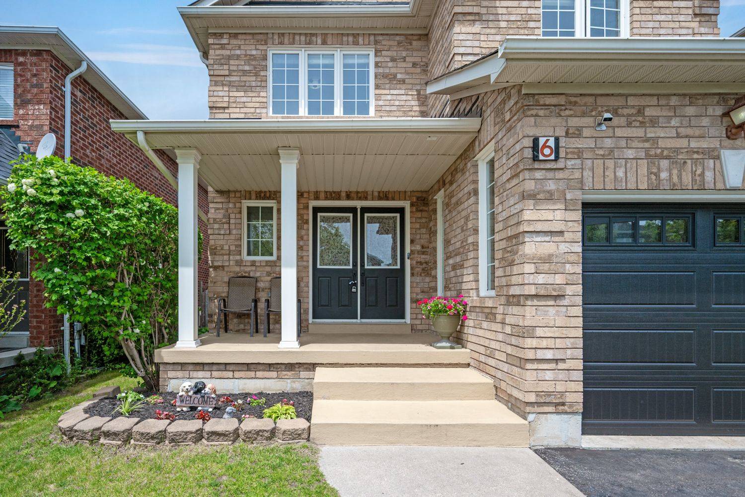 Whitby, ON L1R 3A9,6 Lurosa CRES