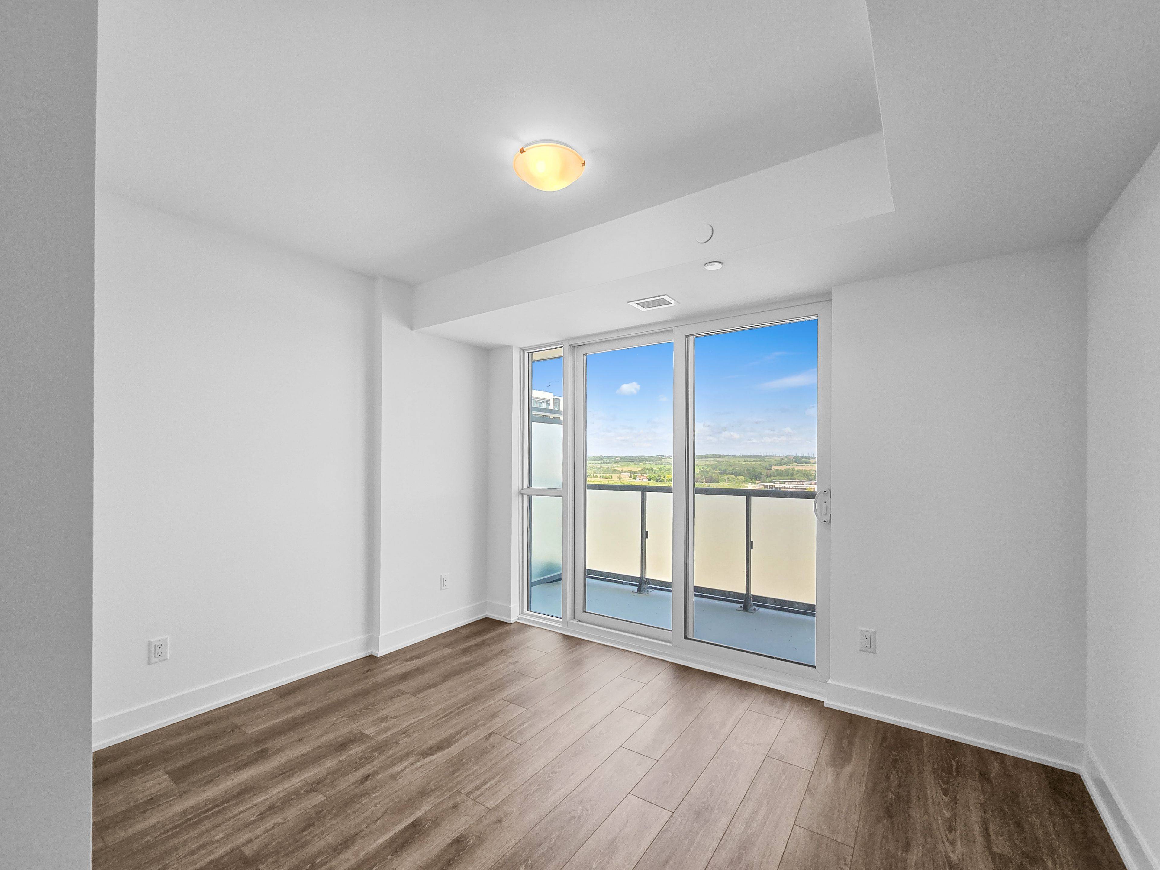 Oshawa, ON L1L 0W3,2545 Simcoe ST N #1603