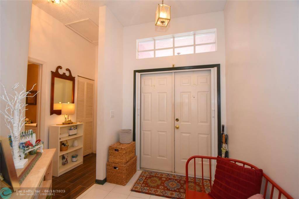 Weston, FL 33326,98 Gables Blvd