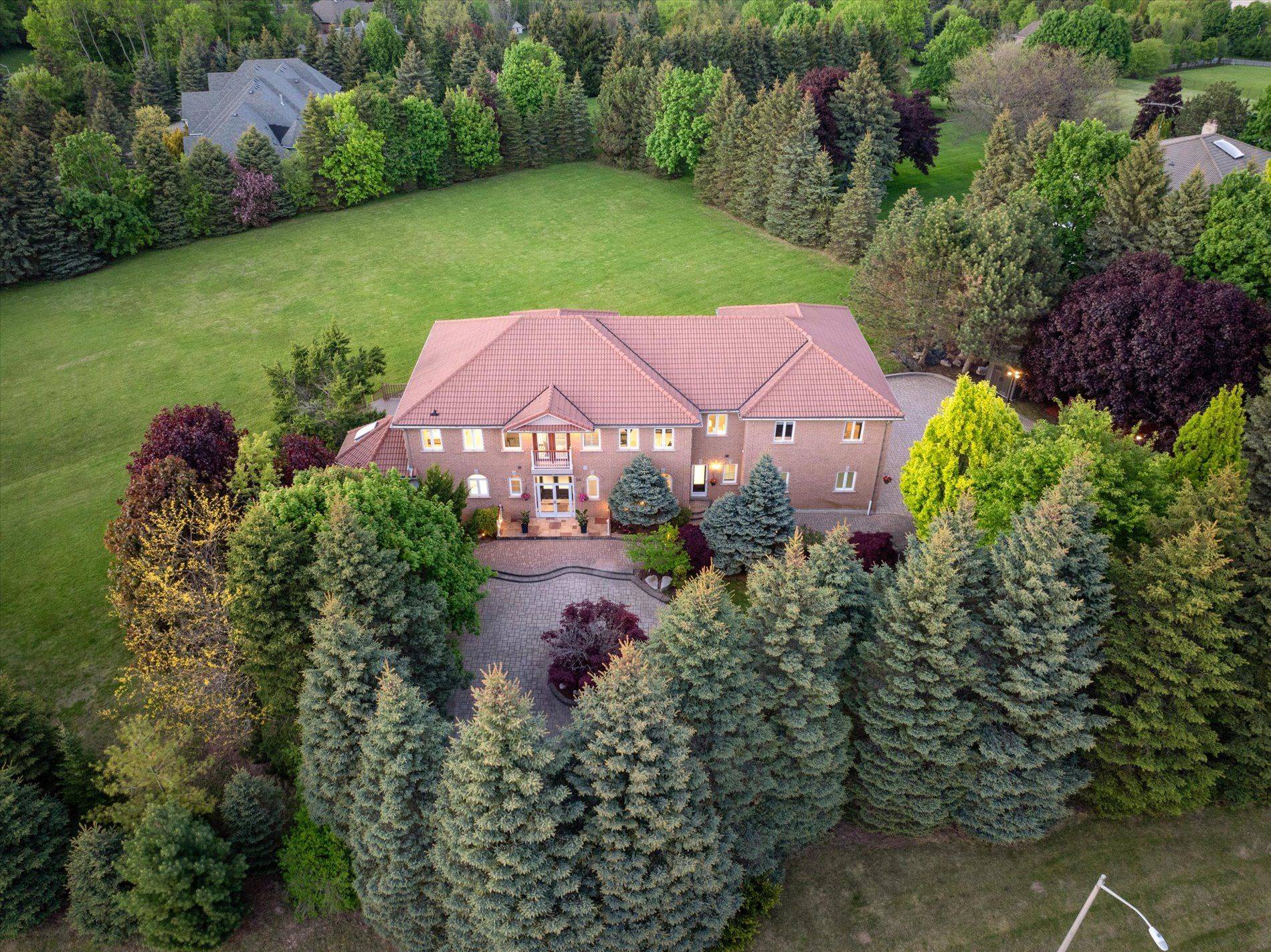 26 Offord CRES, Aurora, ON L4G 0K5