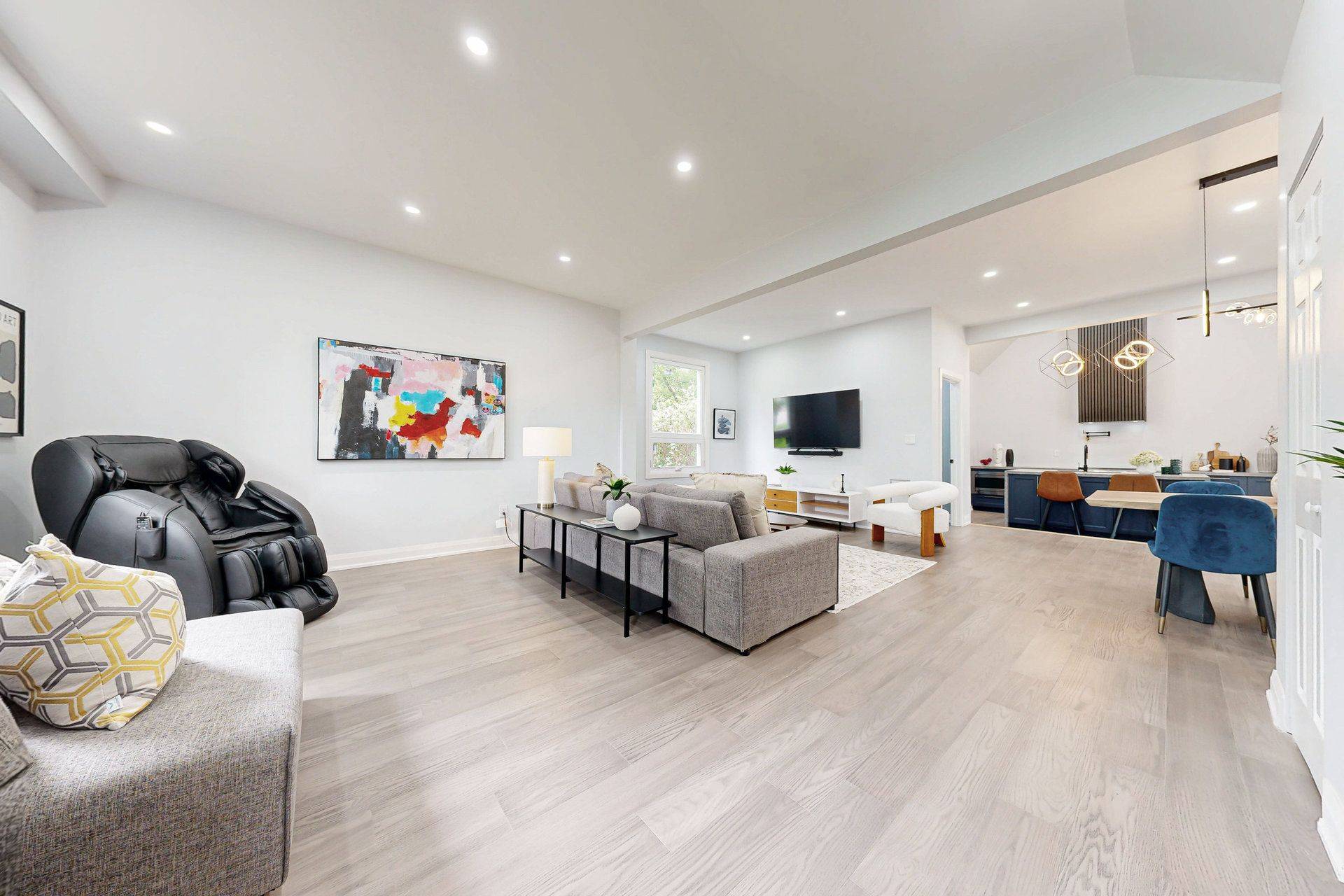 Newmarket, ON L3Y 4E3,22 Niagara ST
