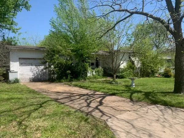 2121 N Hickory Street,  Sherman,  TX 75092