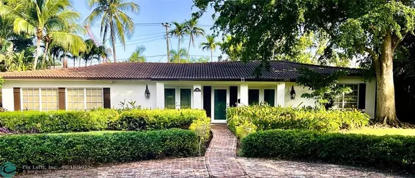1612 E Lake Dr, Fort Lauderdale, FL 33316