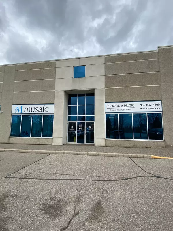 2501 Rutherford RD #37 - 38, Vaughan, ON L4K 2N6
