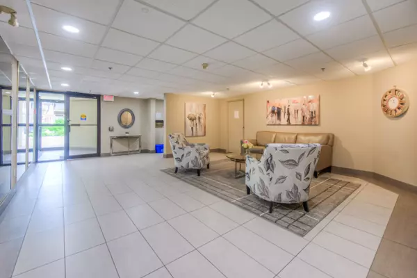 Cambridge, ON N3H 5K6,688 Preston Pkwy #304