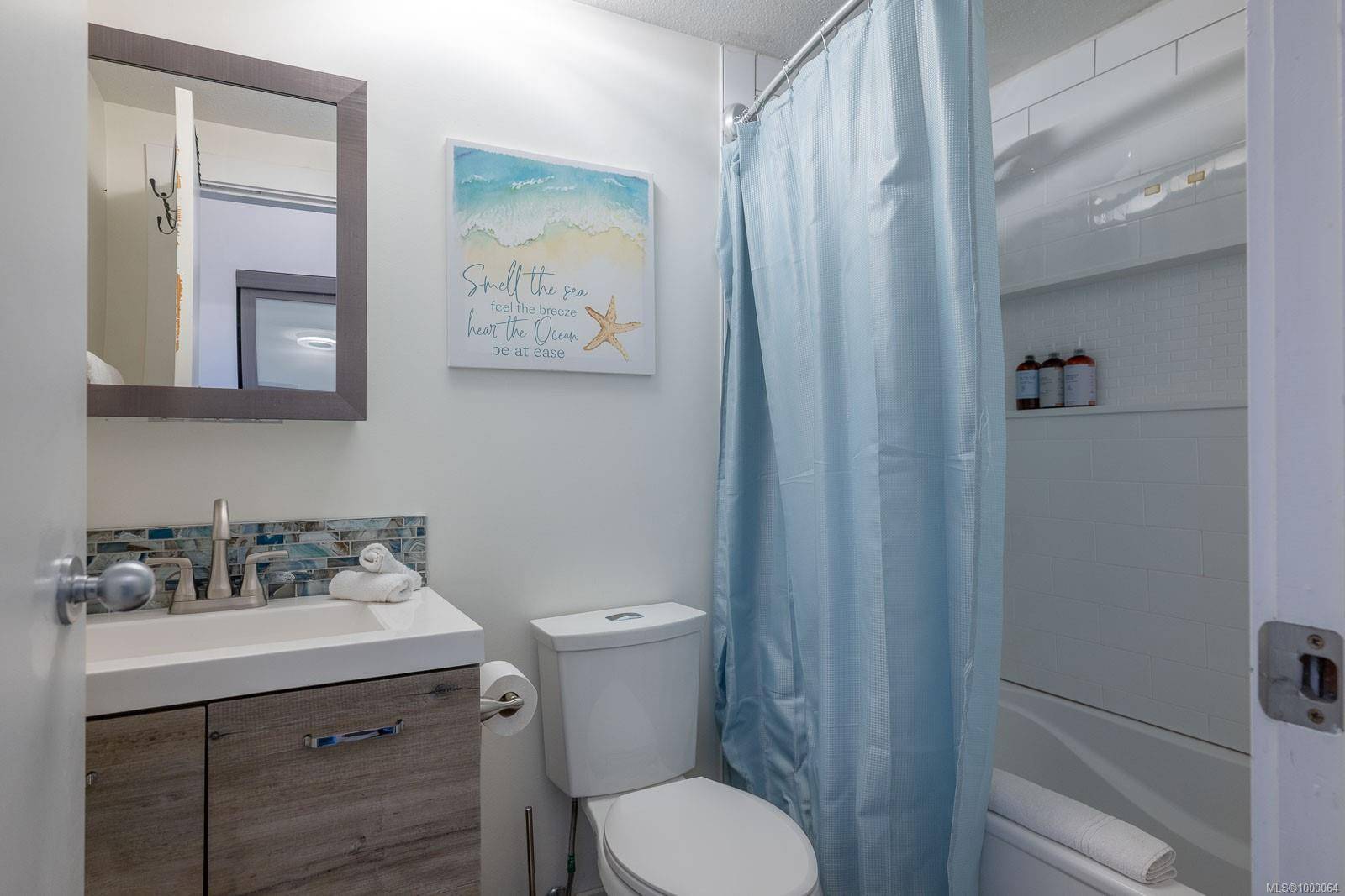 Tofino, BC V0R 2Z0,230 Main St #208