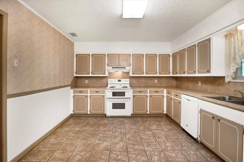 Emory, TX 75440,880 S FM 779