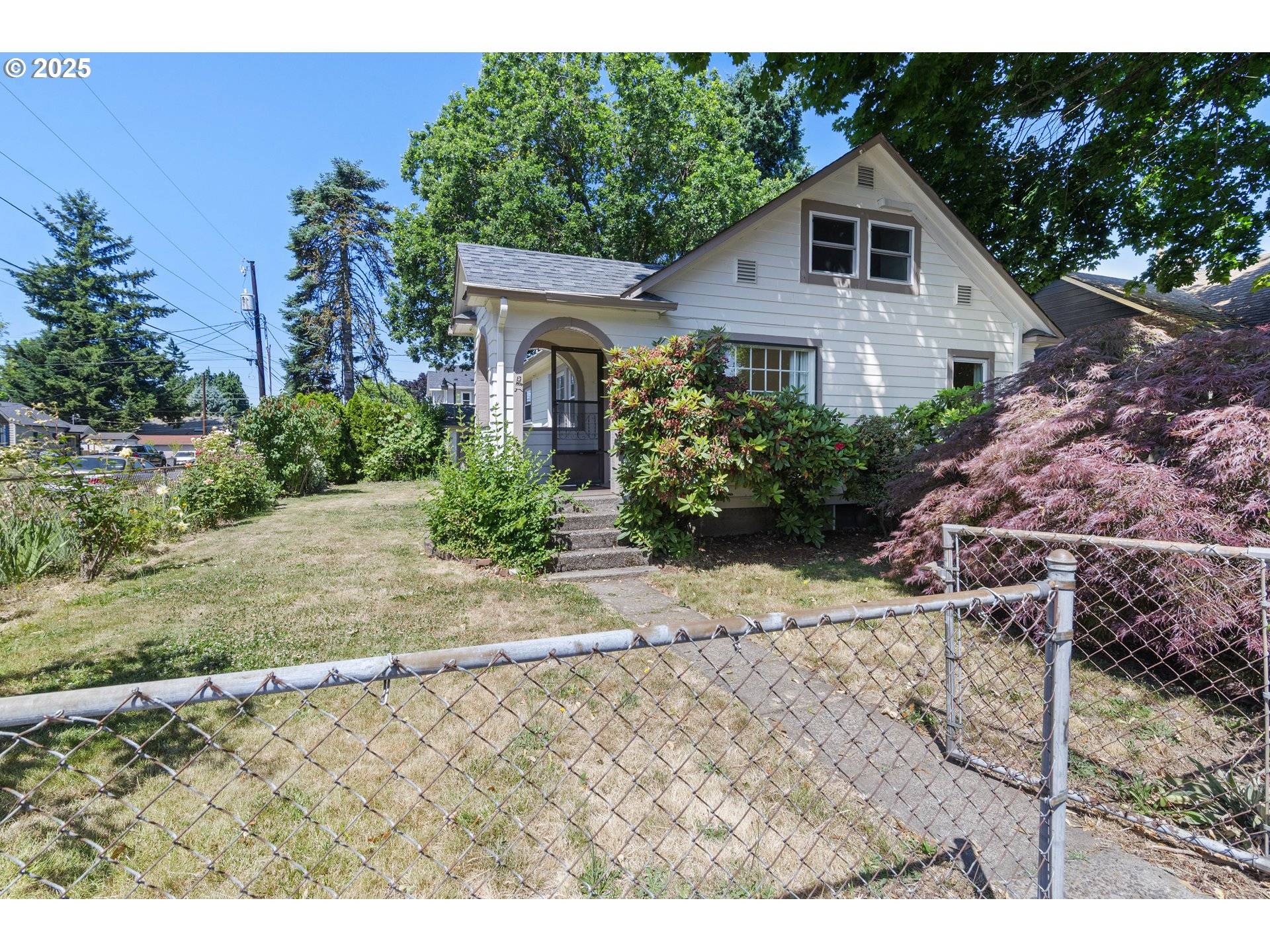 2000 HARNEY ST, Vancouver, WA 98660
