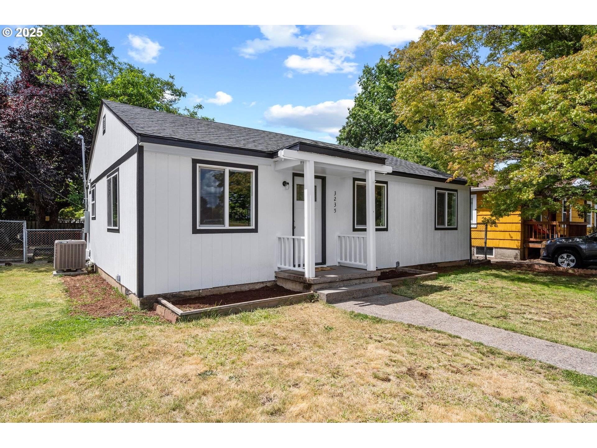 Portland, OR 97206,3235 SE 69TH AVE