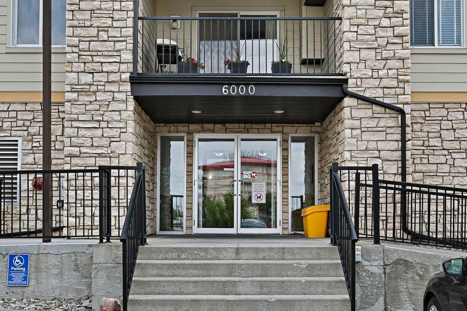 Airdrie, AB T4B 3H6,304 Mackenzie WAY SW #6114