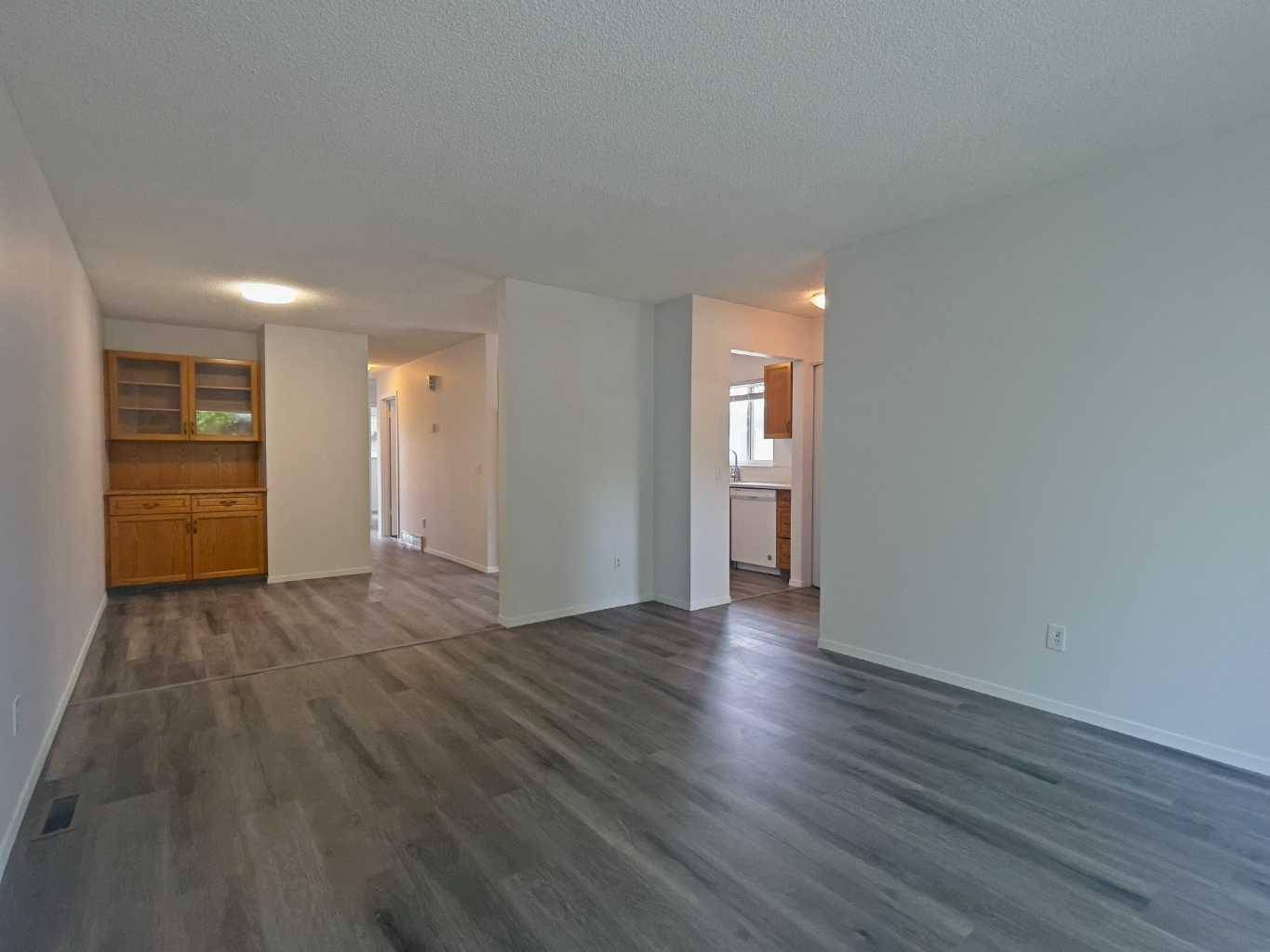 Calgary, AB T3J 3L3,385 Martindale BLVD Northeast