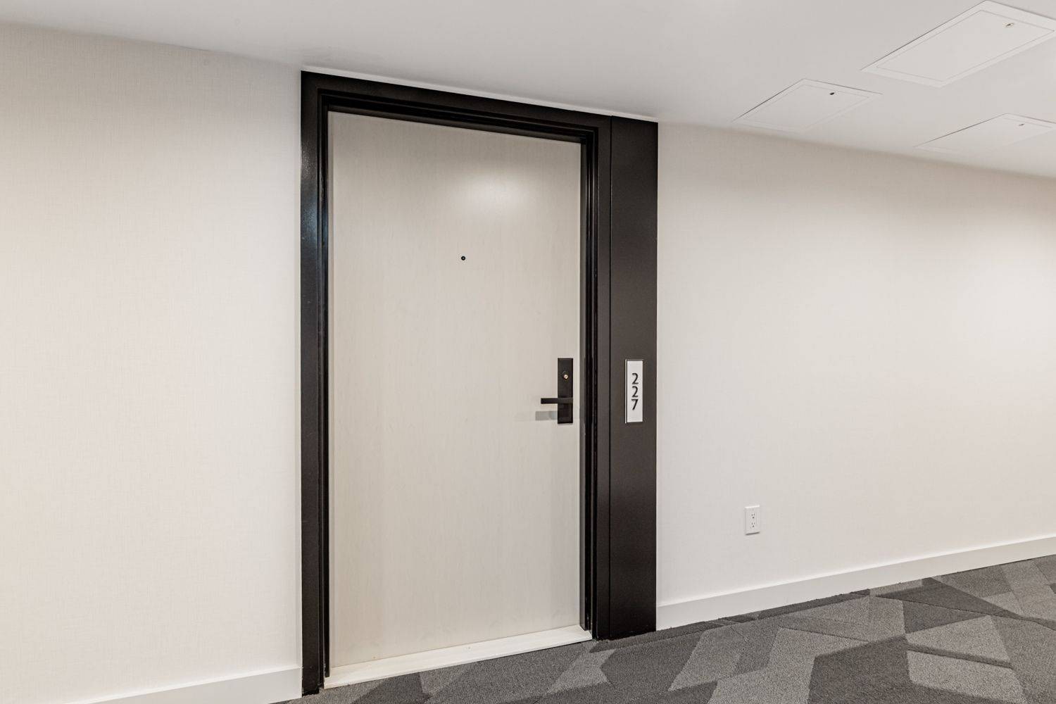 500 Wilson AVE #227, Toronto C06, ON M3H 5Y9