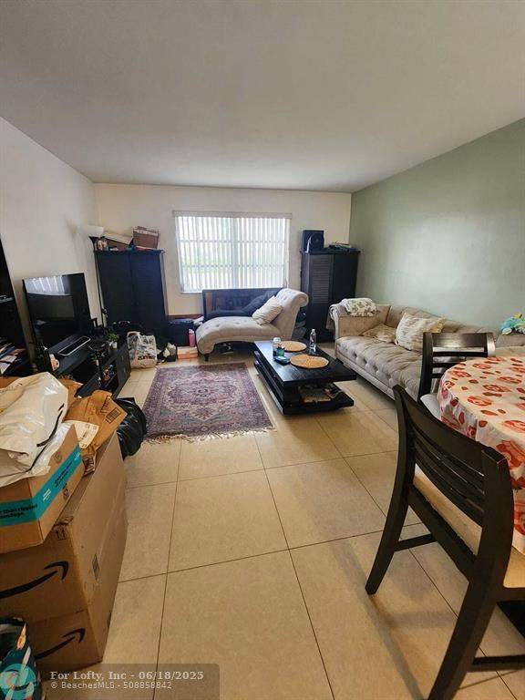 Fort Lauderdale, FL 33308,1801 NE 62nd St  #105