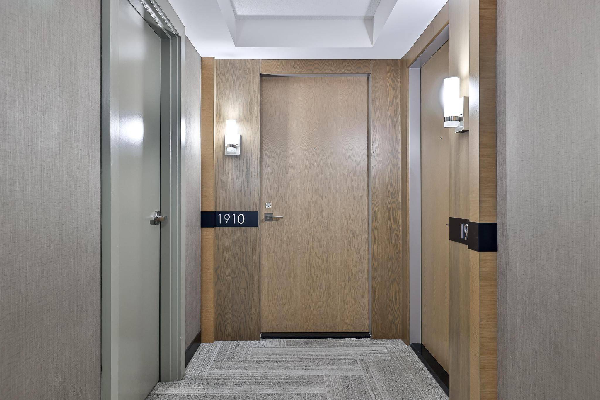 Markham, ON L3R 5M5,18 Uptown DR #1910