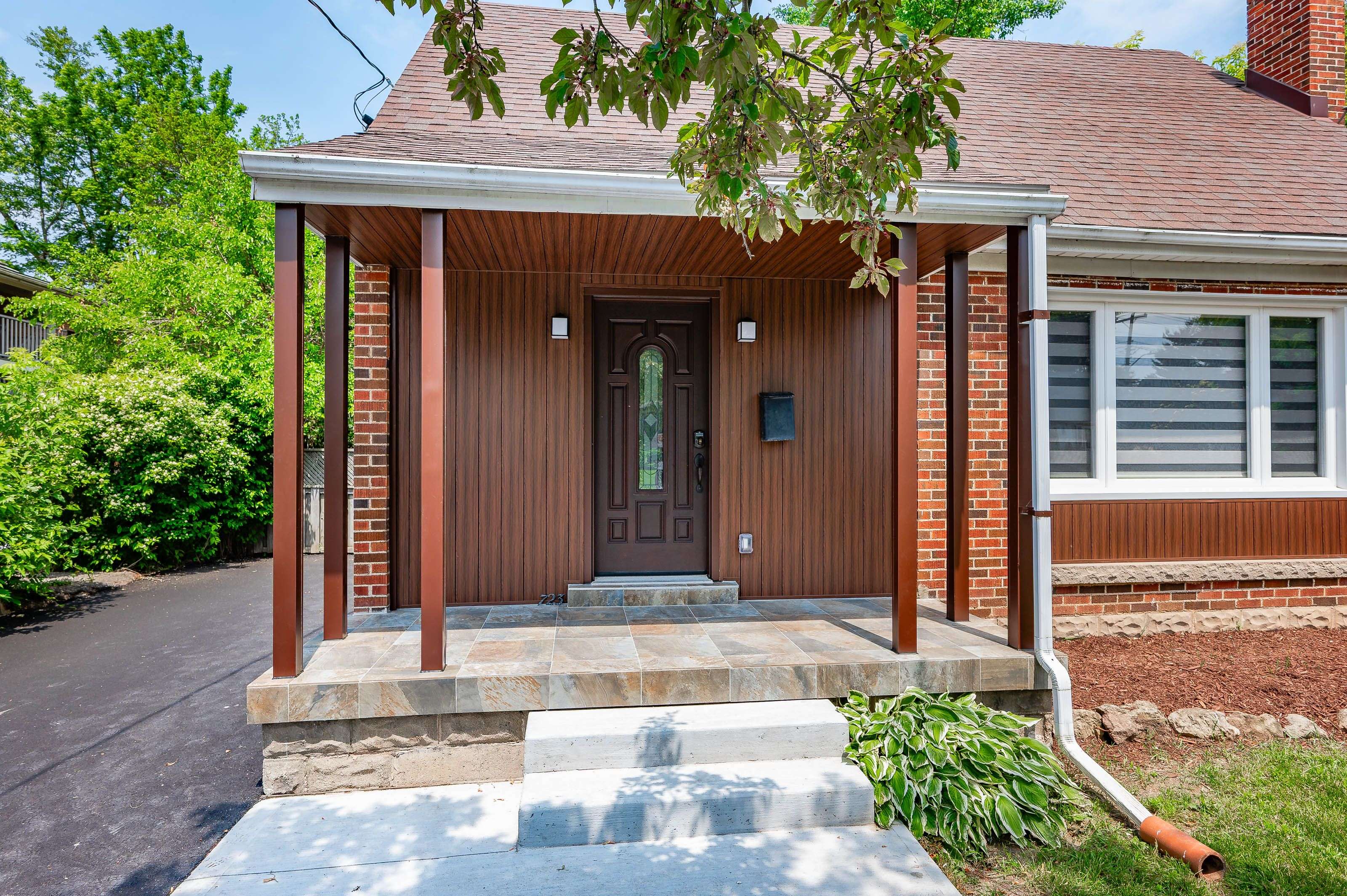 Burlington, ON L7S 1R2,723 HAGER AVE #A