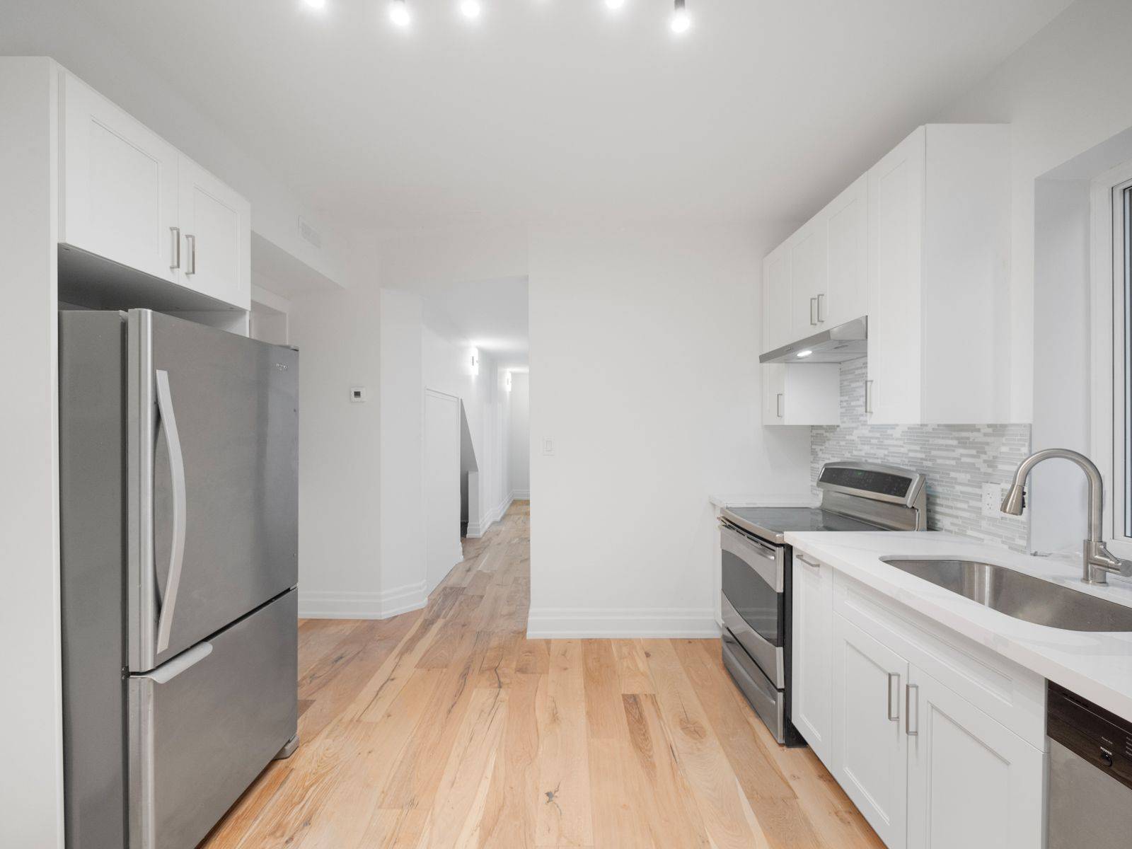 Toronto W02, ON M6P 2B9,547 Indian RD #Main