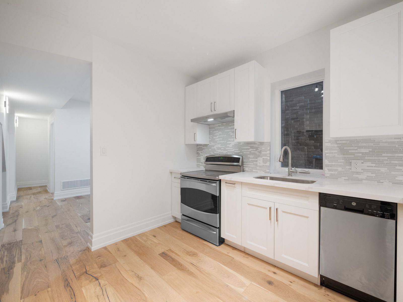Toronto W02, ON M6P 2B9,547 Indian RD #Main